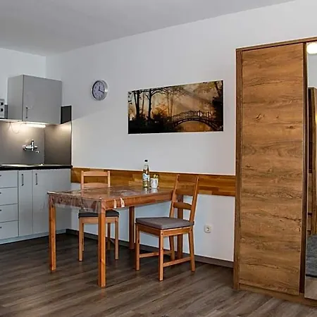 Aparthotel Lupartment 3*